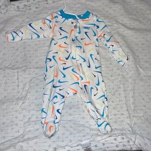 NIKE SLEEP ONSIE